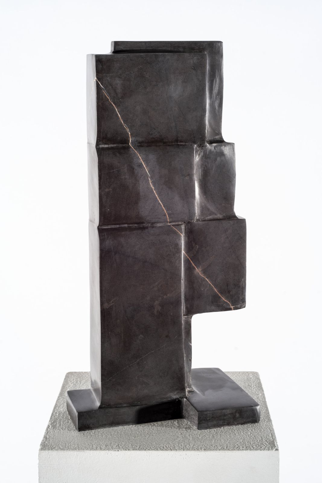 Herbert Albrecht, Kopf, 2017, spanischer Kalkstein, 50 x 20 x 10 cm