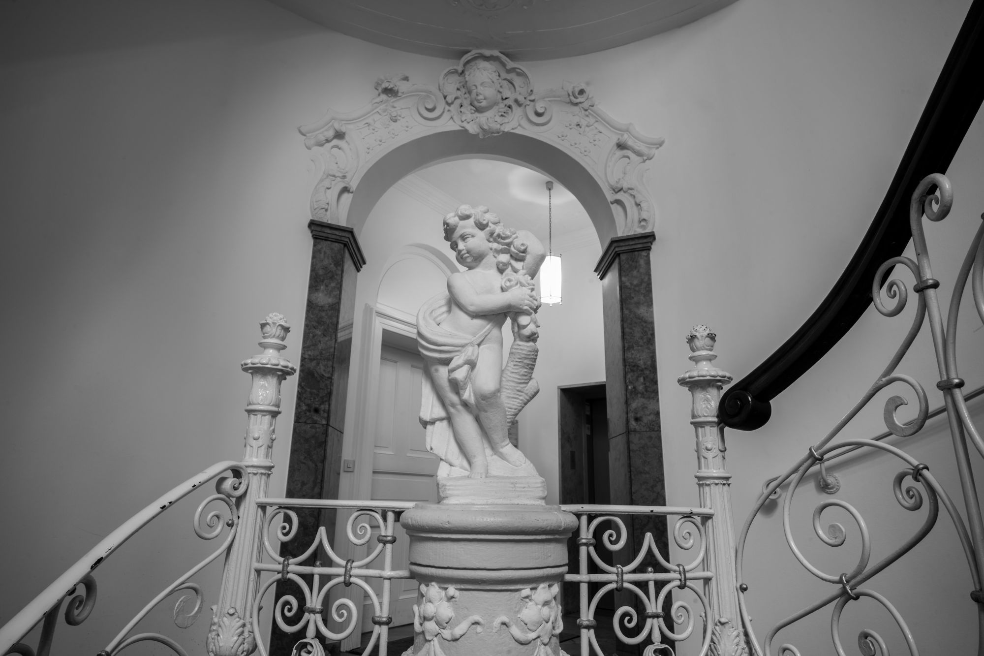 Haus Rieder Stiftung Treppenhaus Puttoskulptur